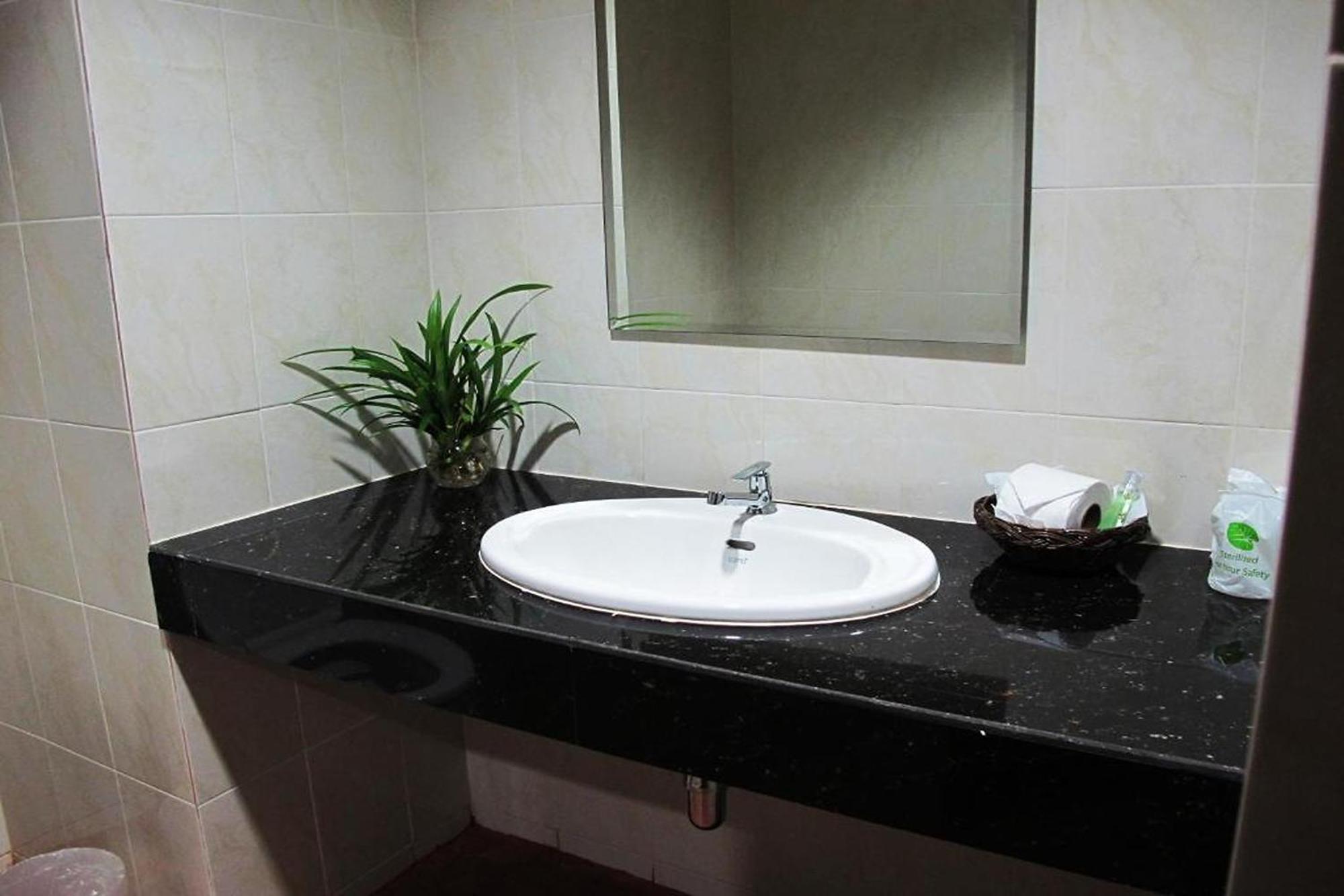 Be Fine Sabuy Hotel And Resort Сурат Тхани Екстериор снимка